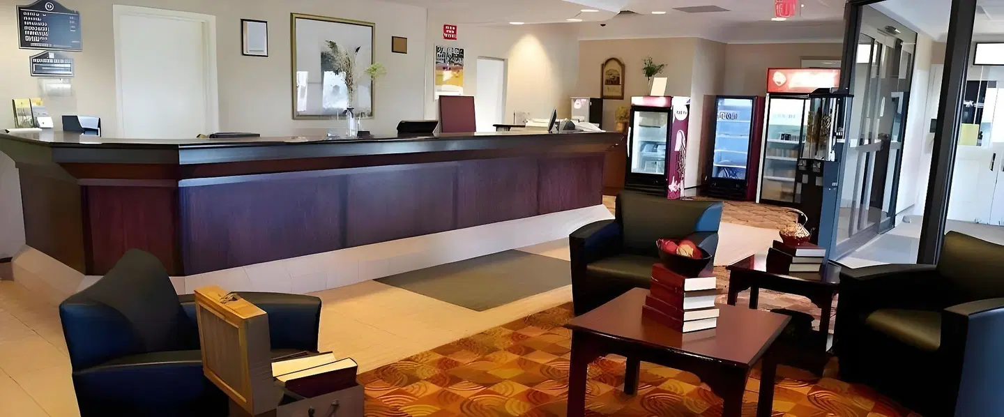 Holiday Inn Express & Suites Toronto Airport West by IHG LOUNGE_LOBBY