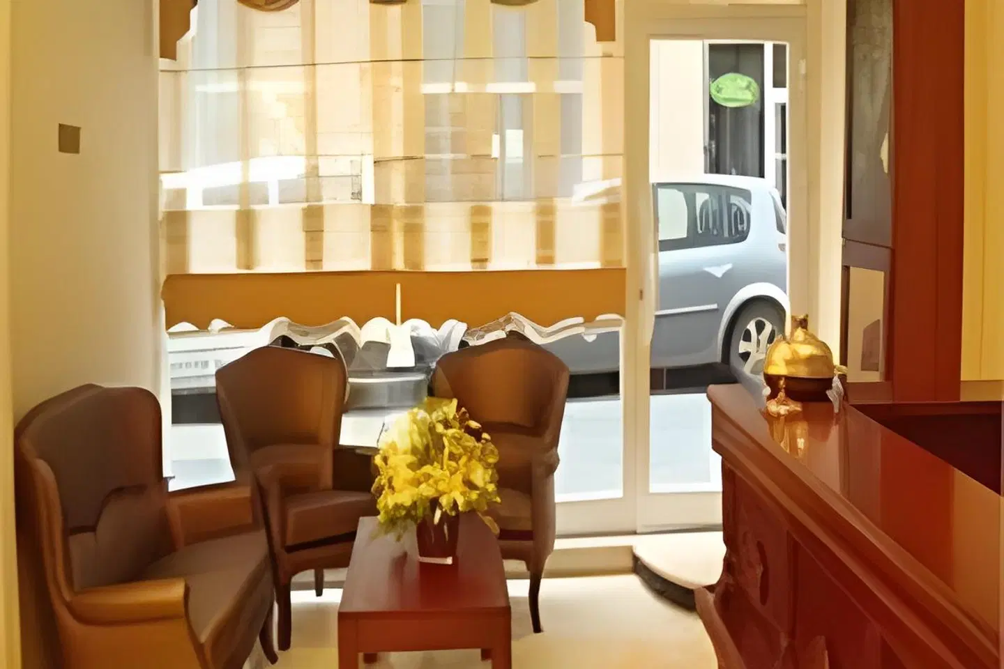 Best Town Hotel Restaurant