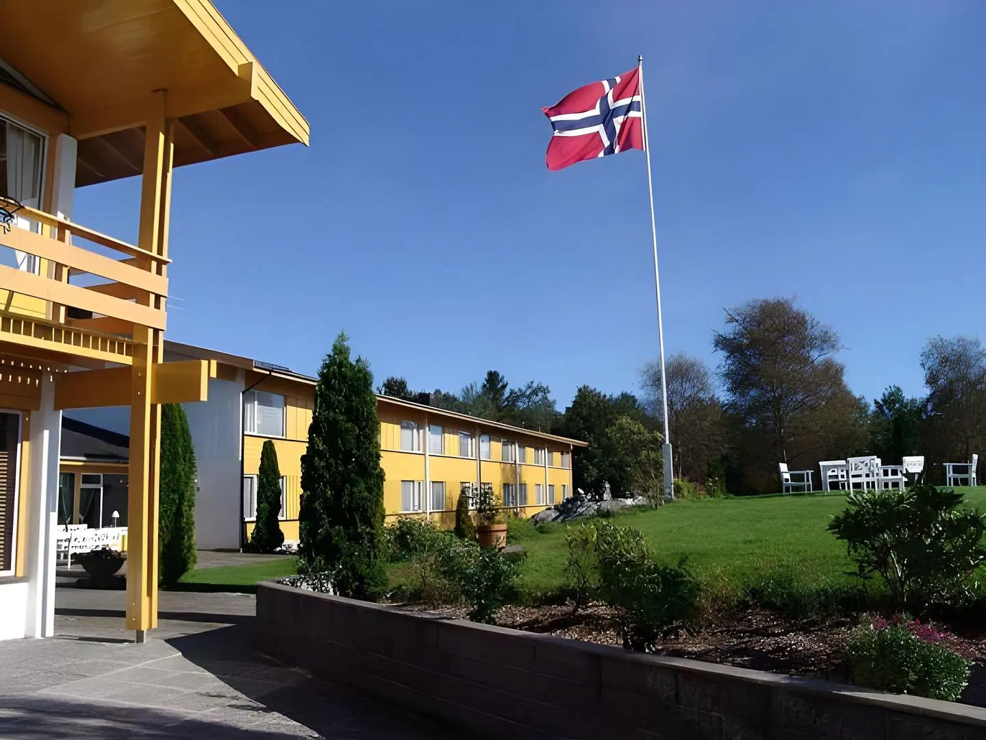 Westland Hotel EXTERIOR