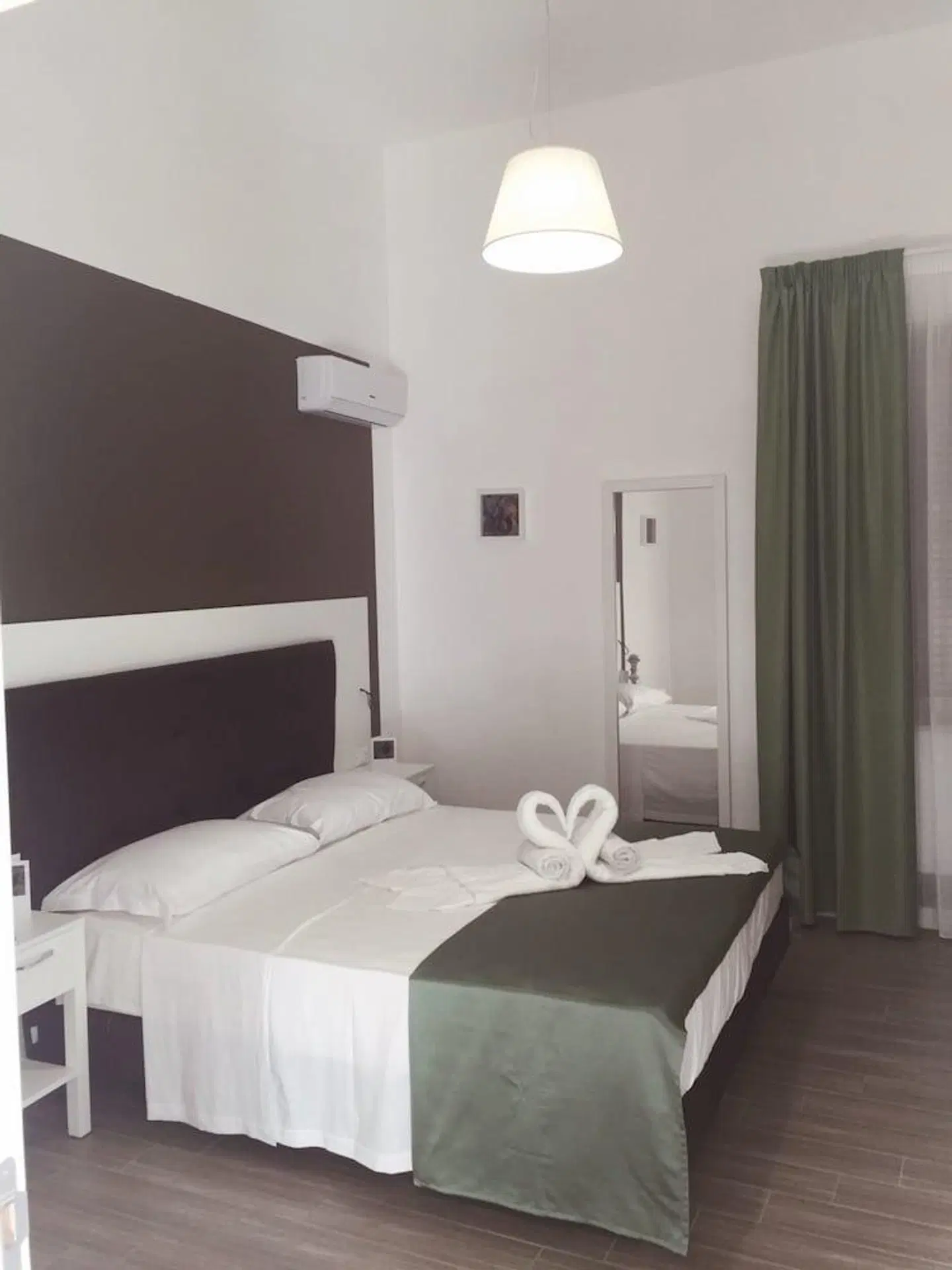 Blueeyes ROOM_EXAMPLE