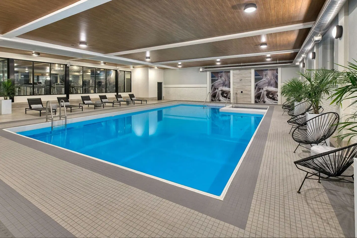 The Insignia Hotel Hallenbad
