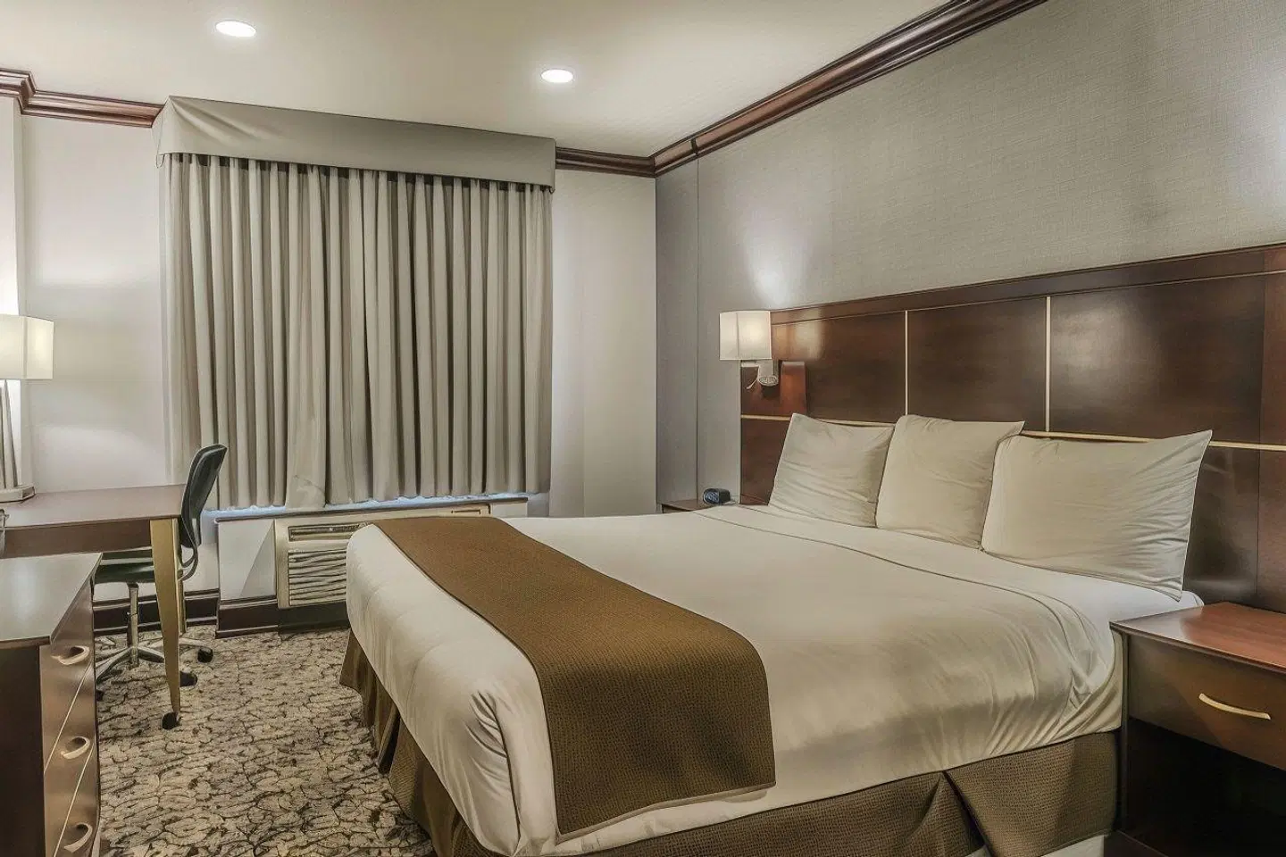 Woodbine Hotel & Suites ROOM_EXAMPLE
