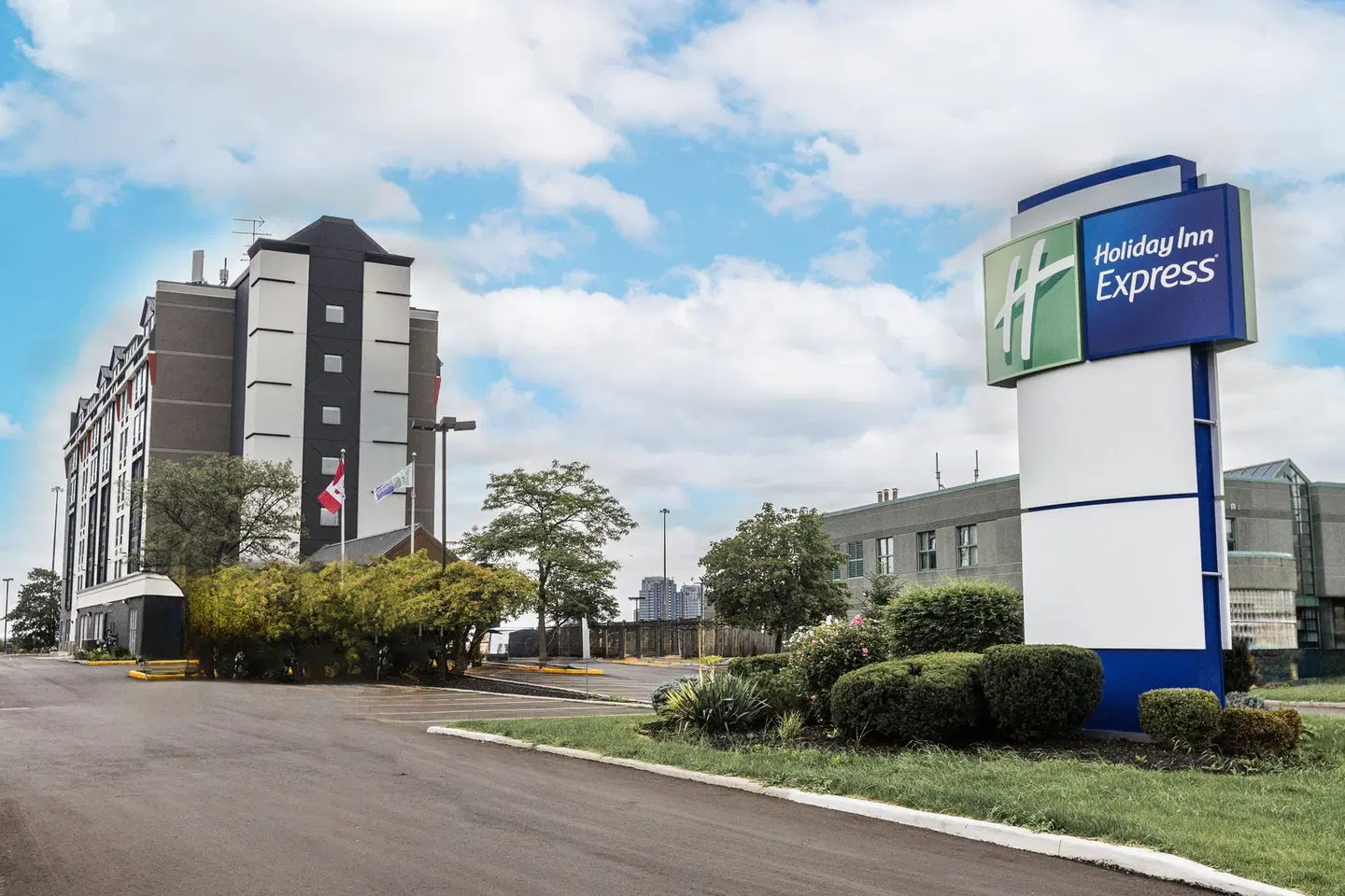 Holiday Inn Express Toronto North York by IHG EXTERIOR
