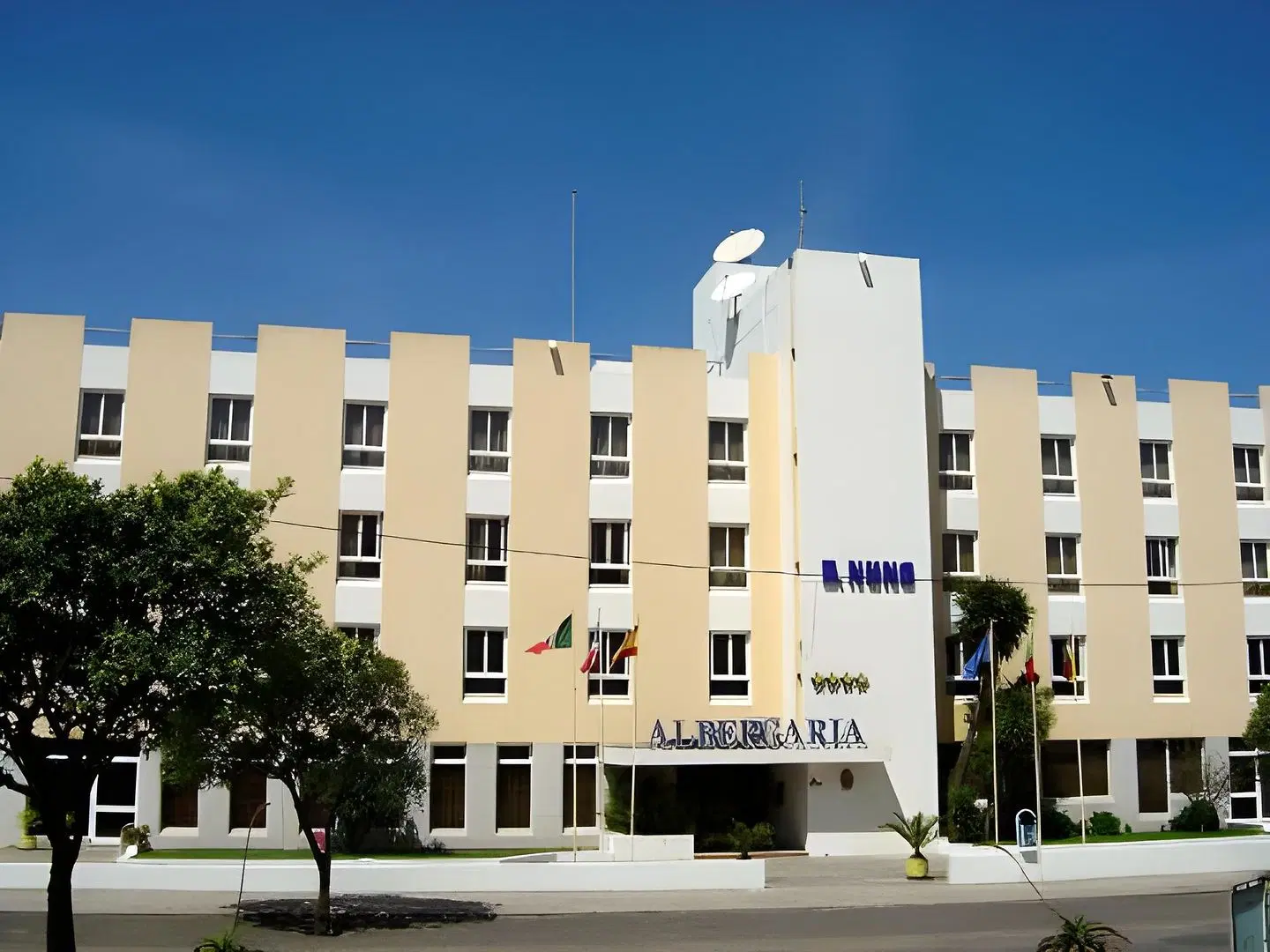 Dom Nuno EXTERIOR
