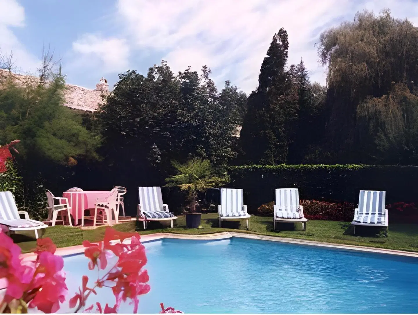 Hostellerie Sarrasine OUTDOOR_POOL