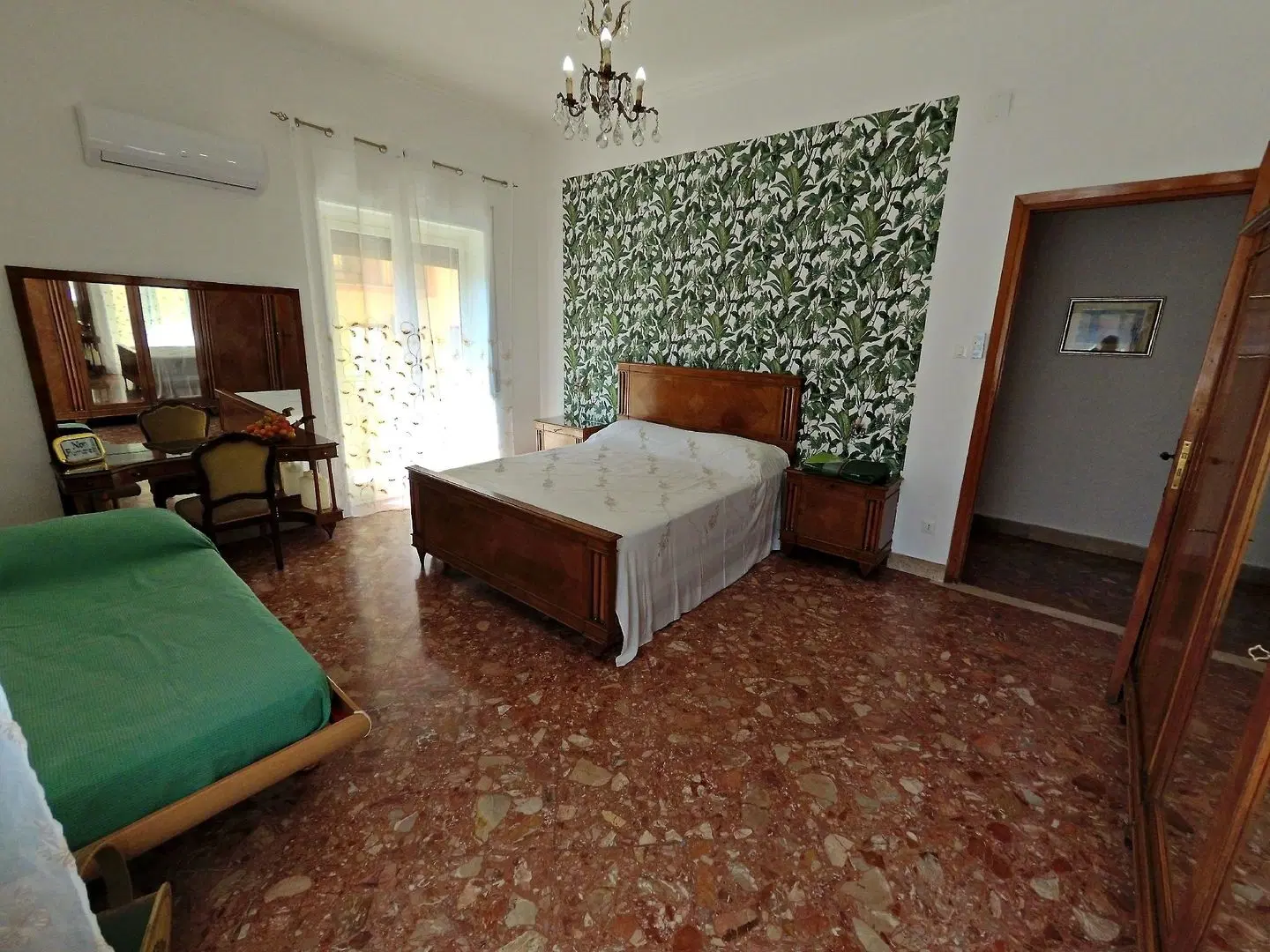 Olivarooms ROOM_EXAMPLE