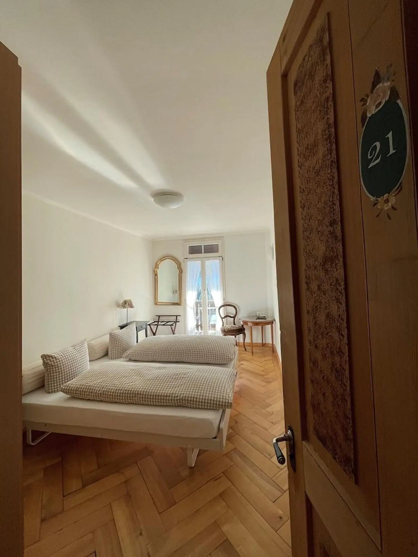 Hammer ROOM_EXAMPLE
