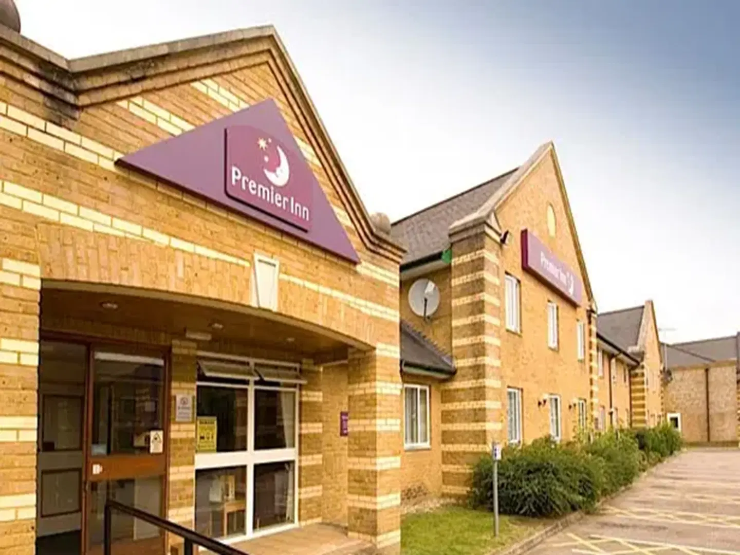 Premier Inn Saarbrücken City Congresshalle Hotel EXTERIOR