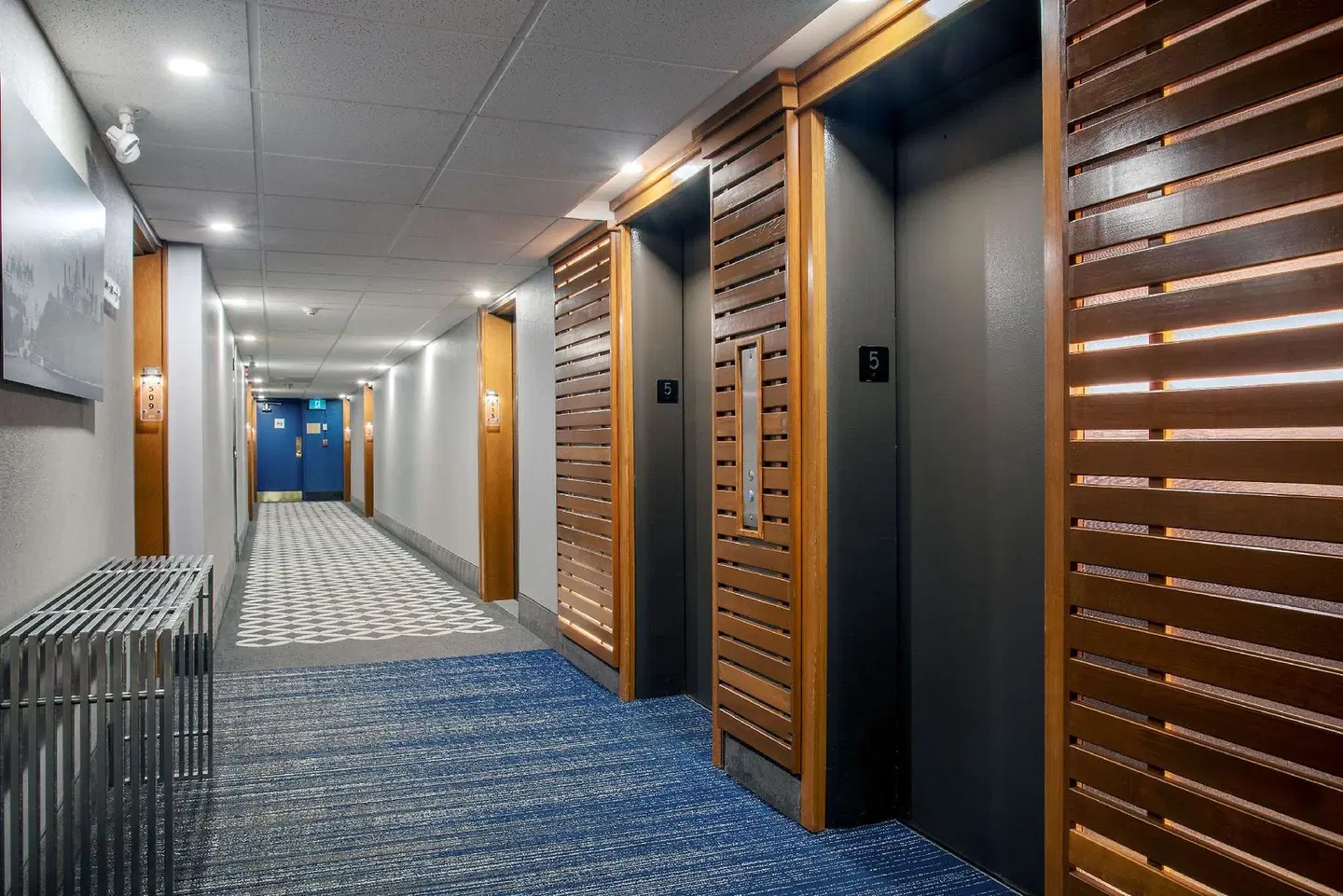 Embassy Hotel & Suites LOUNGE_LOBBY