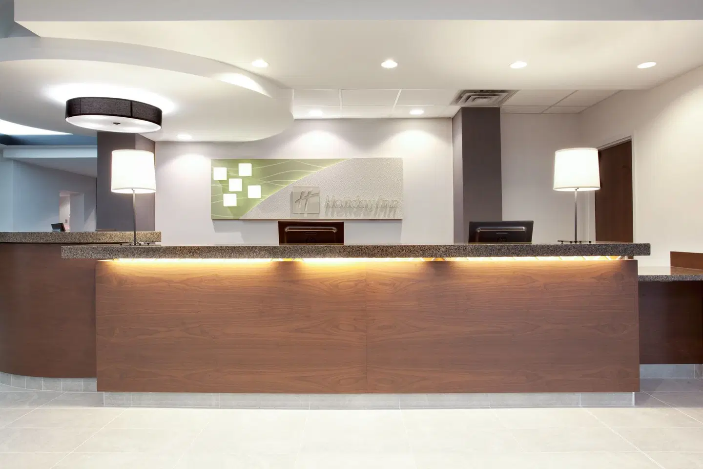 Holiday Inn Ottawa East by IHG LOUNGE_LOBBY