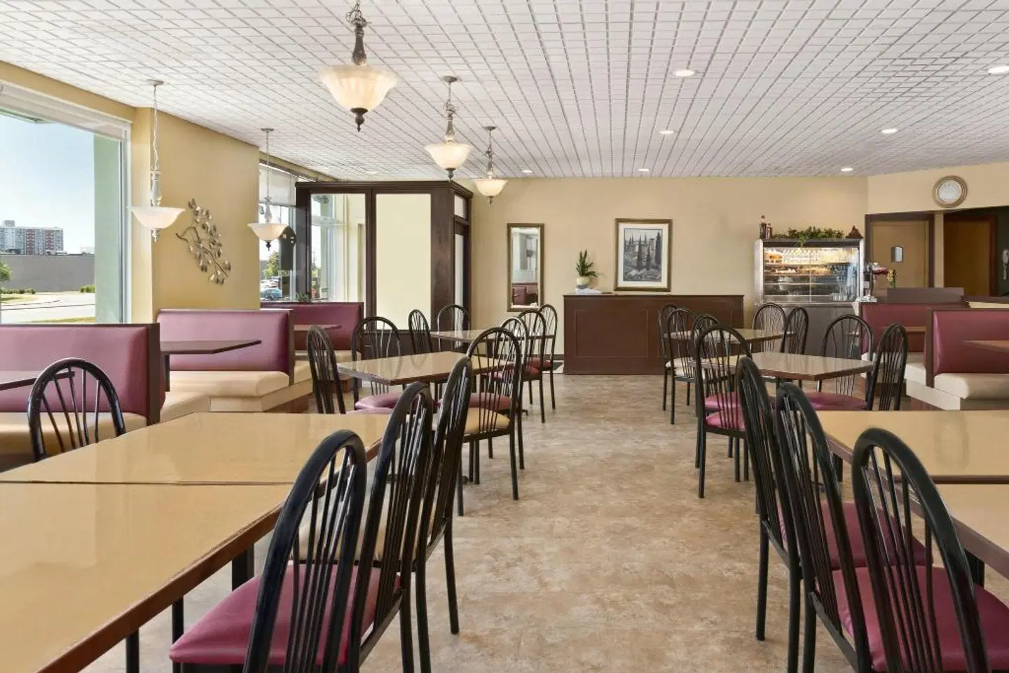 Days Inn by Wyndham London Bar