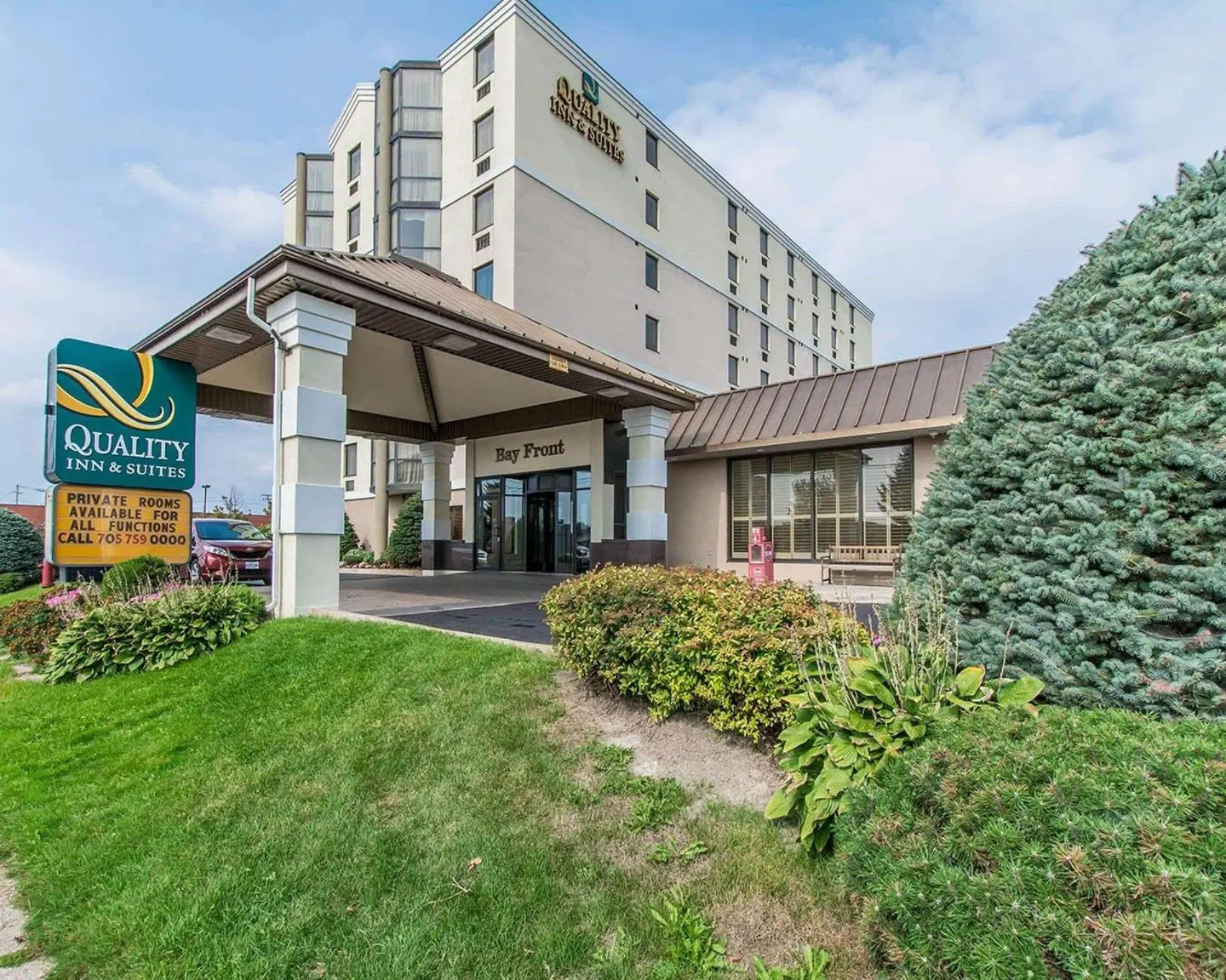 Quality Inn & Suites Bay Front EXTERIOR