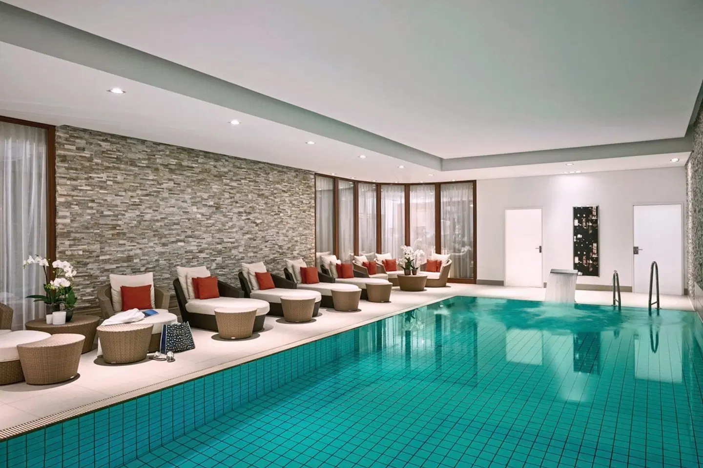 Breidenbacher Hof Düsseldorf Hallenbad
