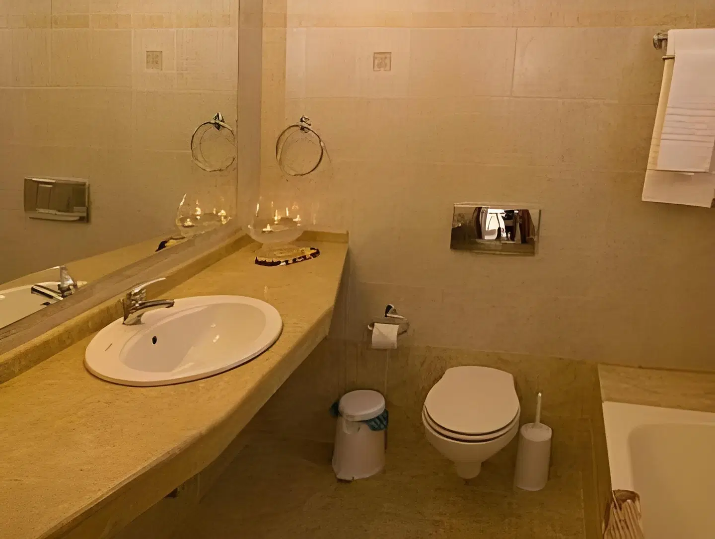Lindos Blue Sky Badezimmer
