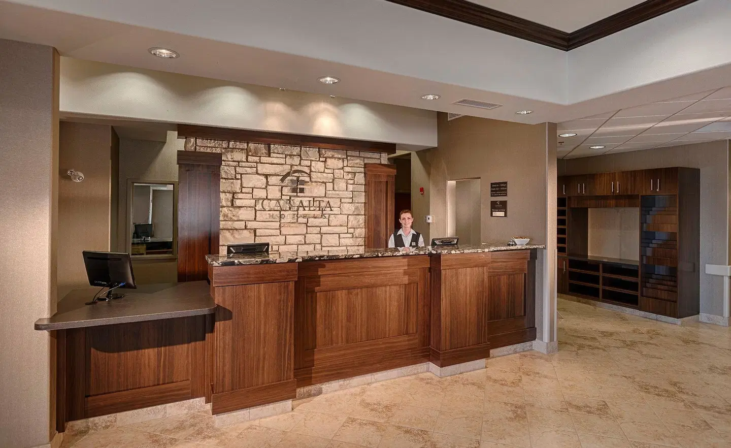 Canalta Hotel Assiniboia LOUNGE_LOBBY