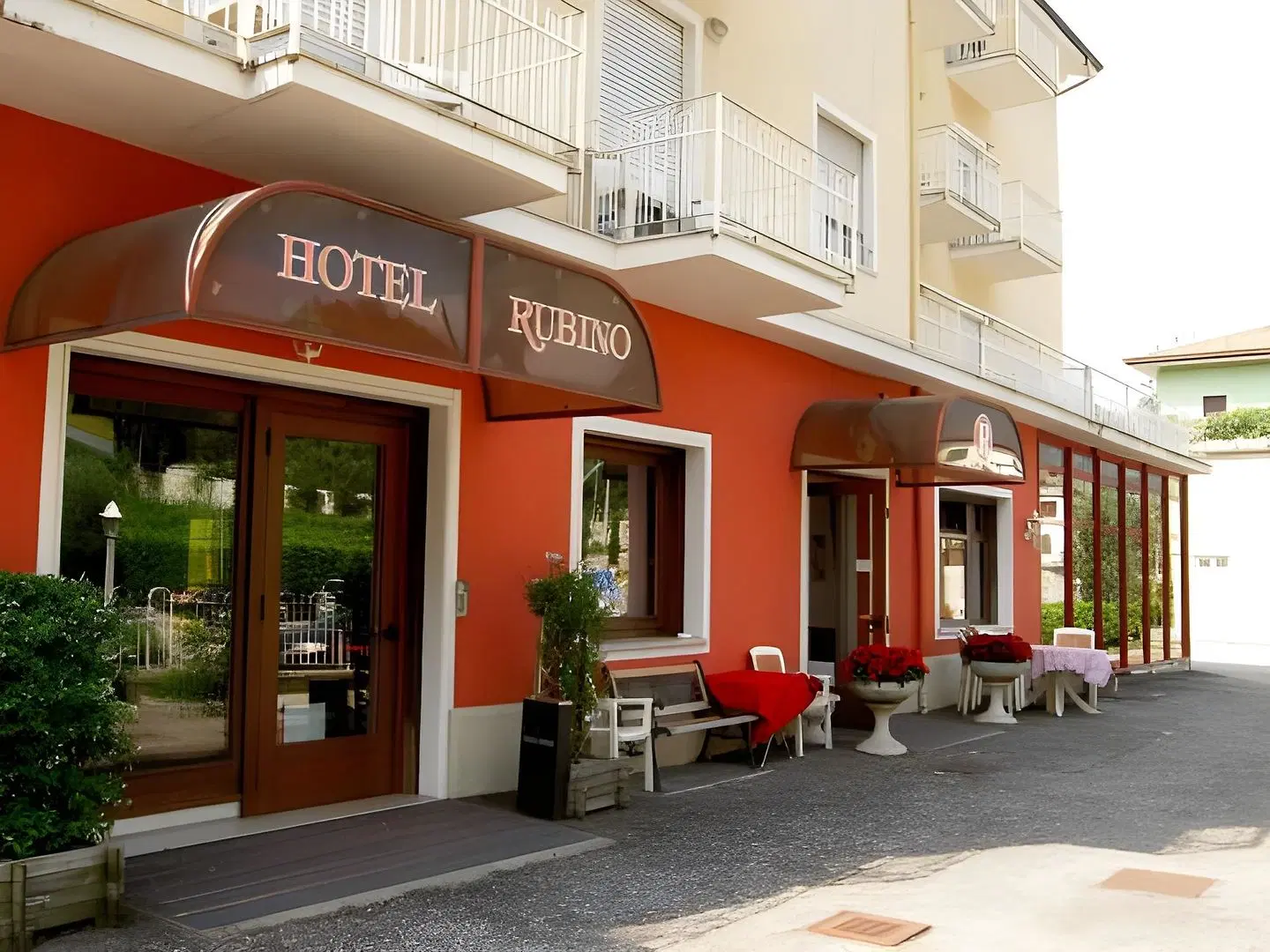 Rubino EXTERIOR