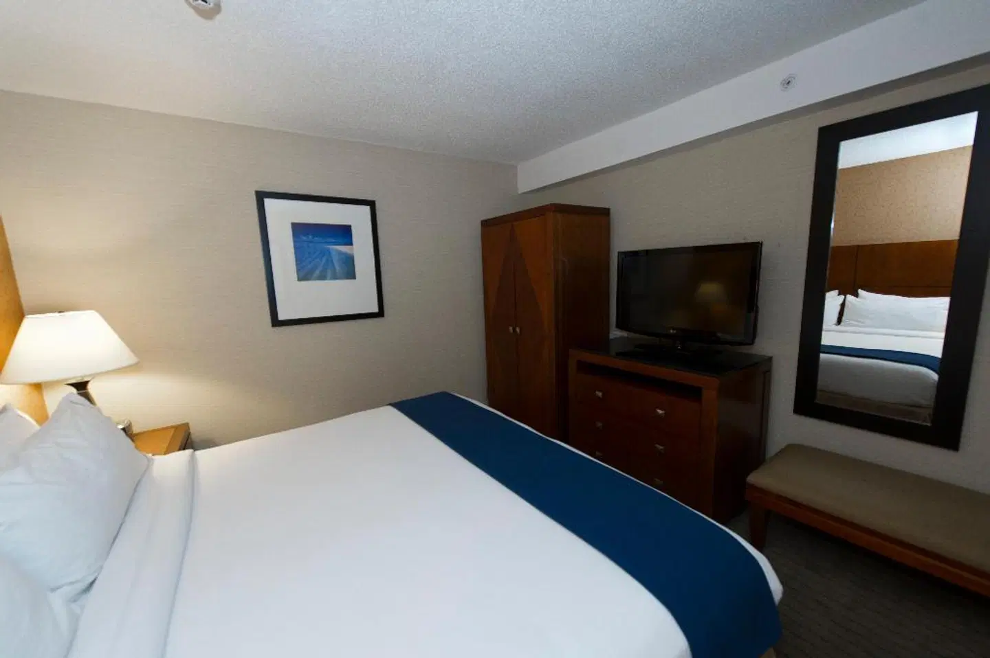Sandman Hotel & Suites London Downtown ROOM_EXAMPLE