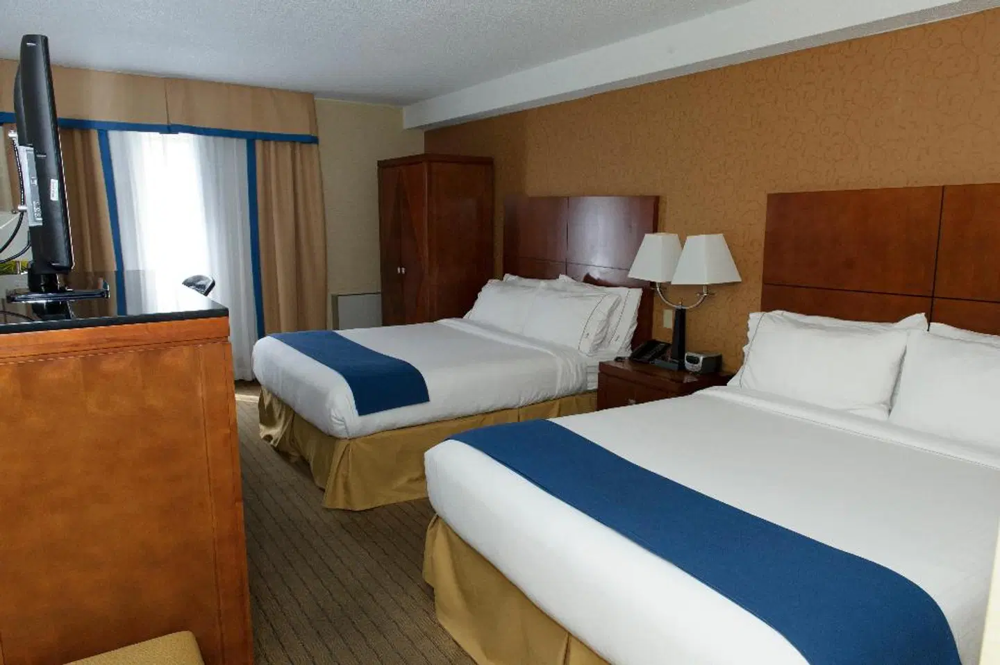 Sandman Hotel & Suites London Downtown ROOM_EXAMPLE