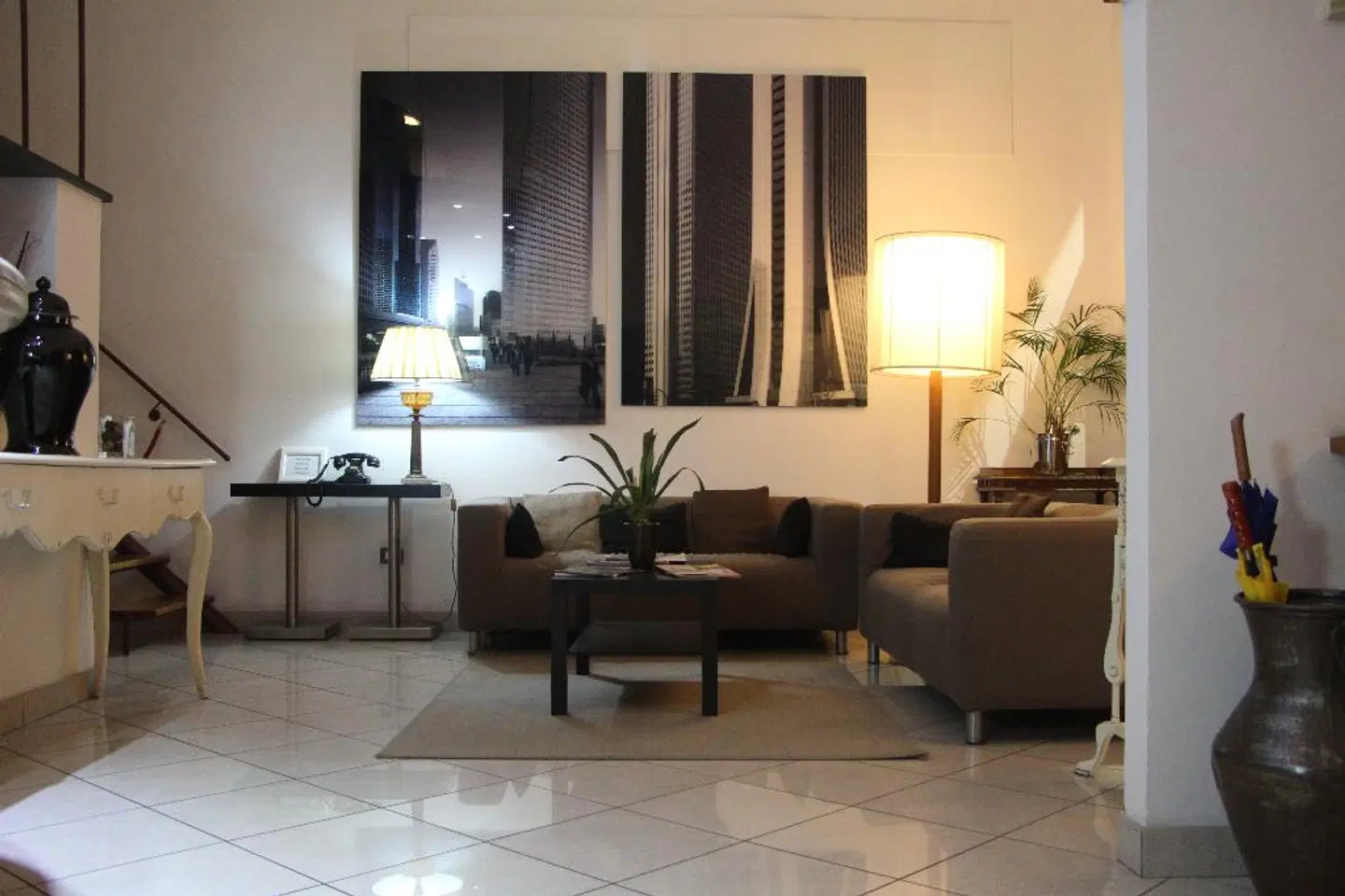 Alex LOUNGE_LOBBY