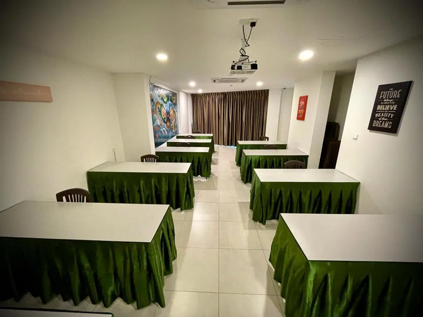 Hotel Longhouse CONFERENCE