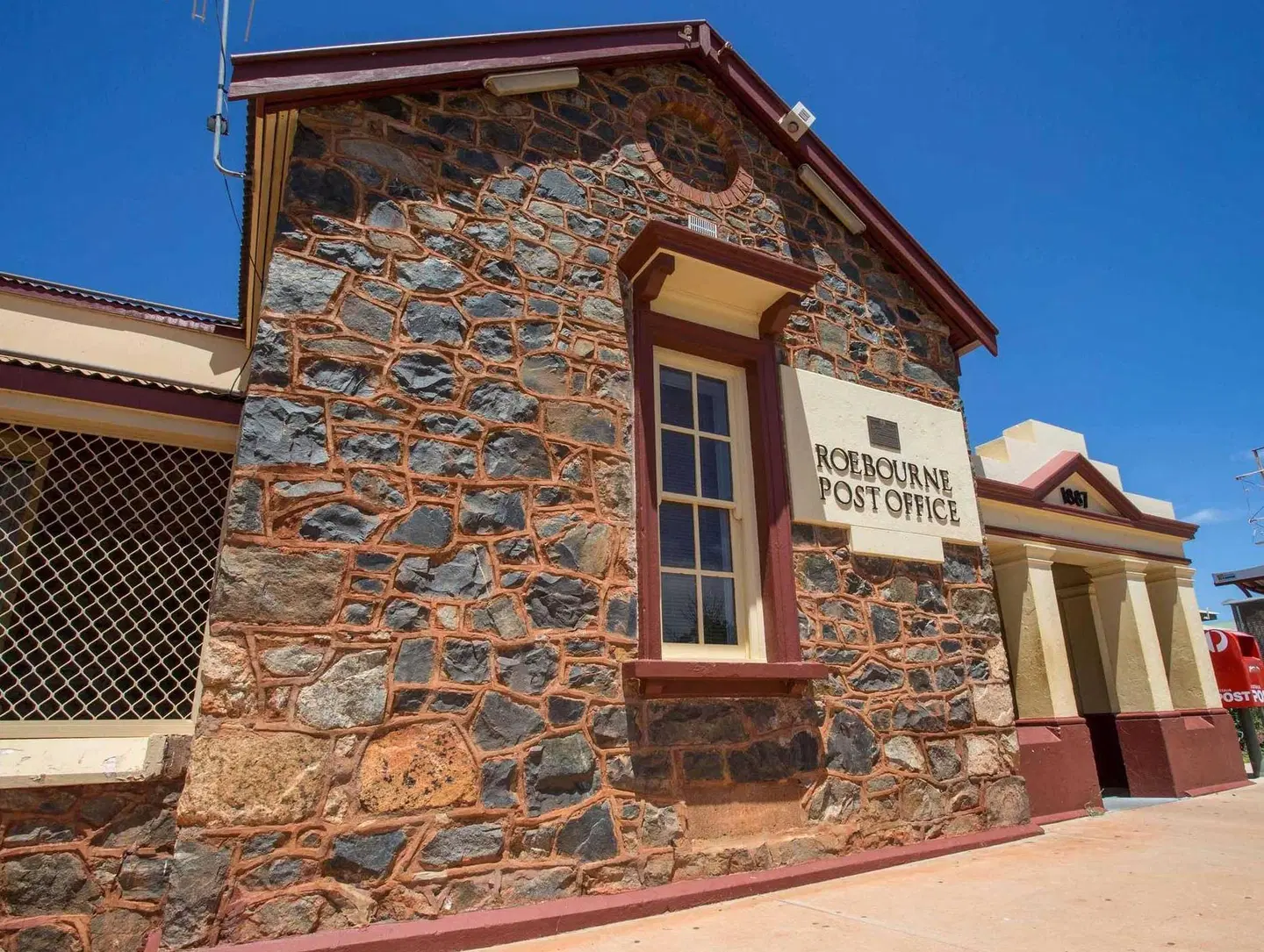 Comfort Inn & Suites Karratha EXTERIOR