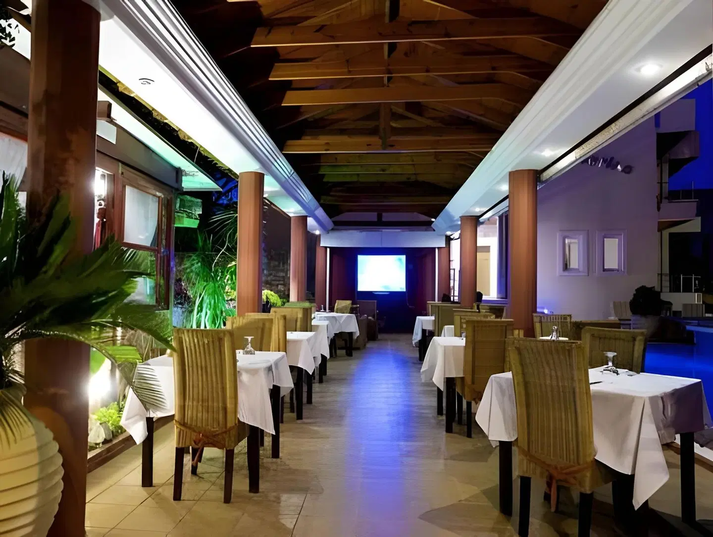Perla Marina Restaurant