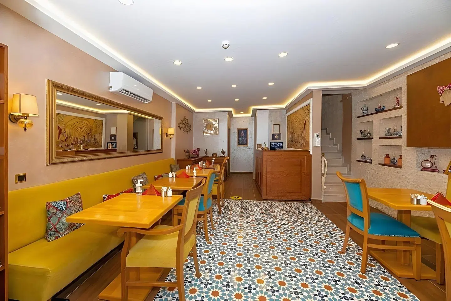 Royan Suites LOUNGE_LOBBY