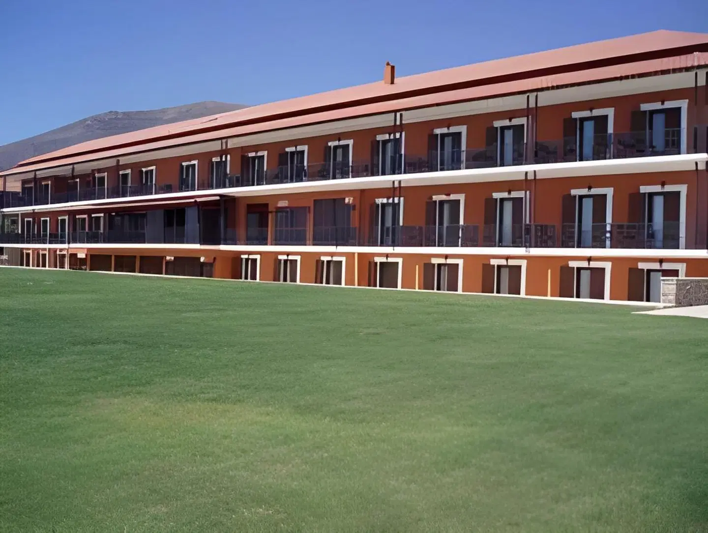 Europa Beach Hotel EXTERIOR