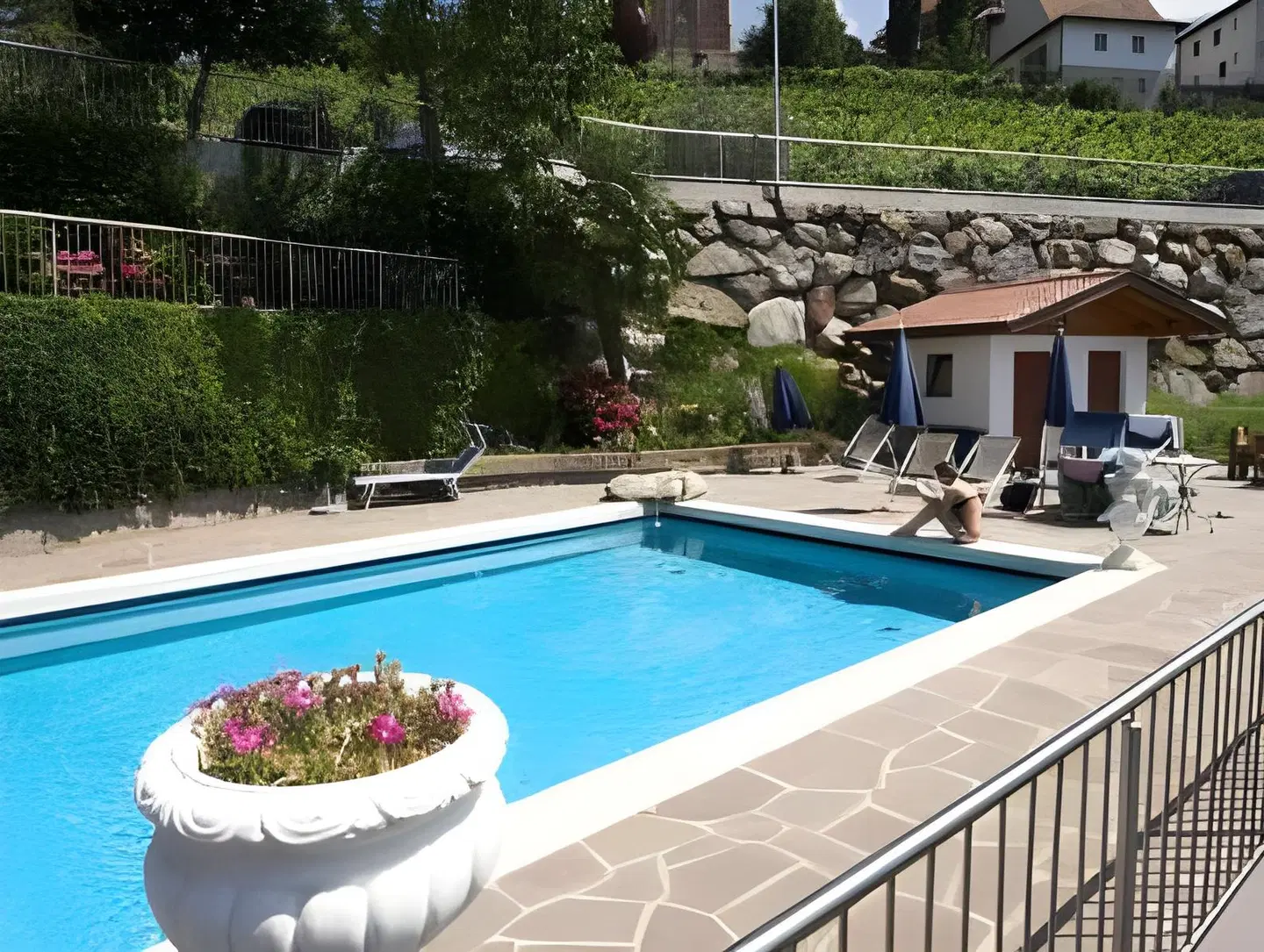 Appartement Tschivon OUTDOOR_POOL