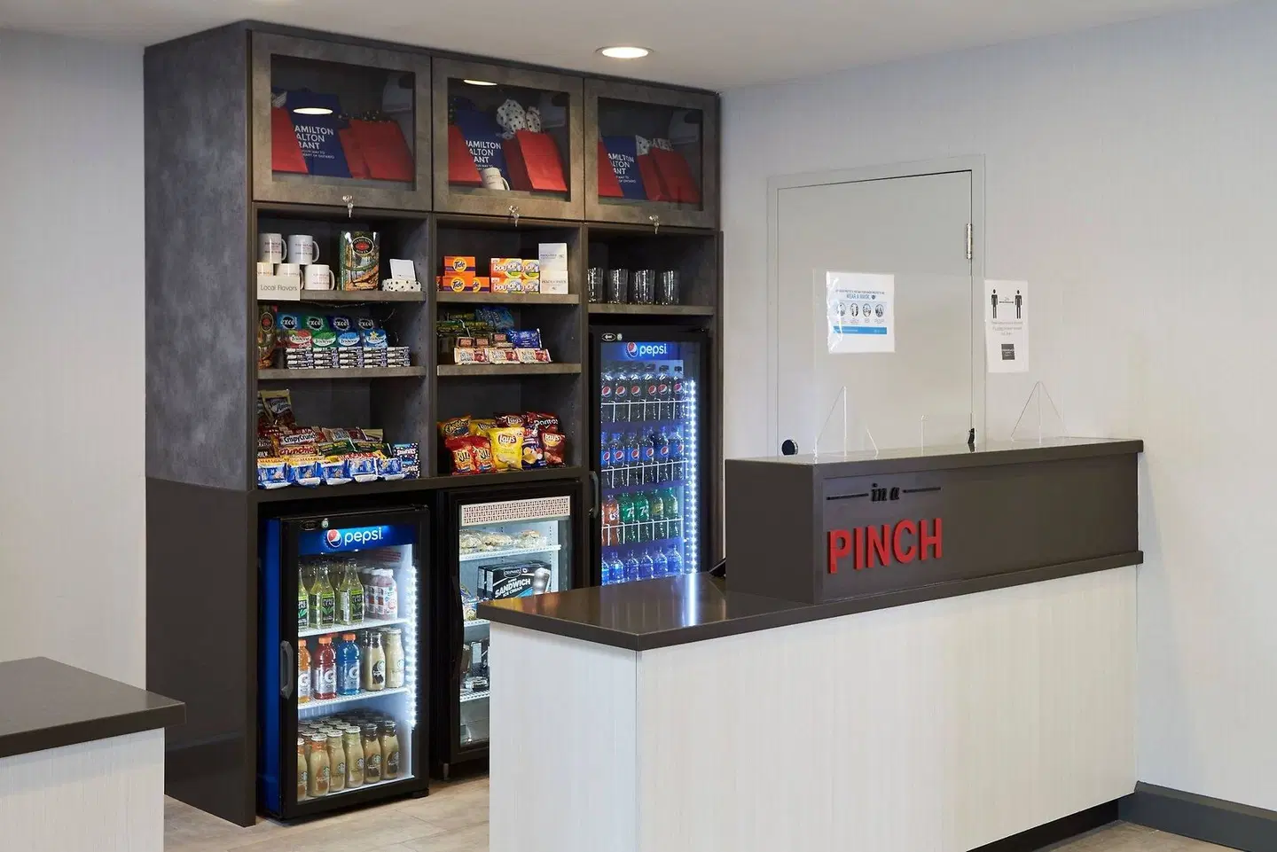 TownePlace Suites by Marriott Hamilton Bar