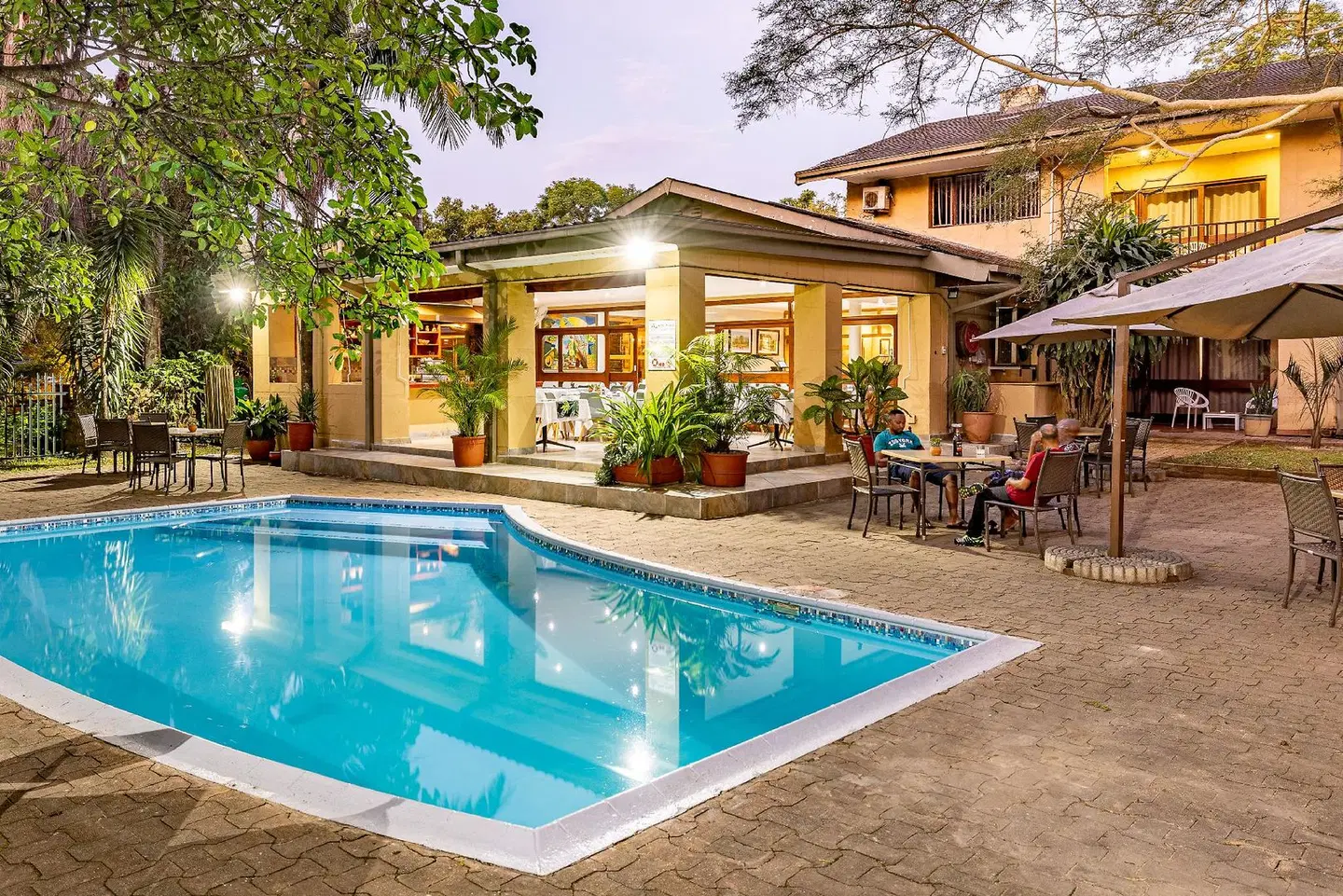 Hotel Numbi & Garden Suites OUTDOOR_POOL