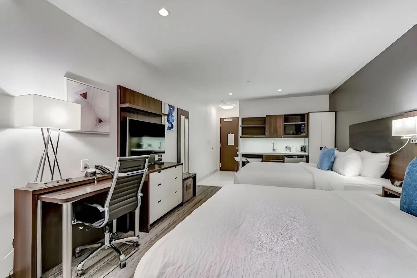 EST Hotel ROOM_EXAMPLE