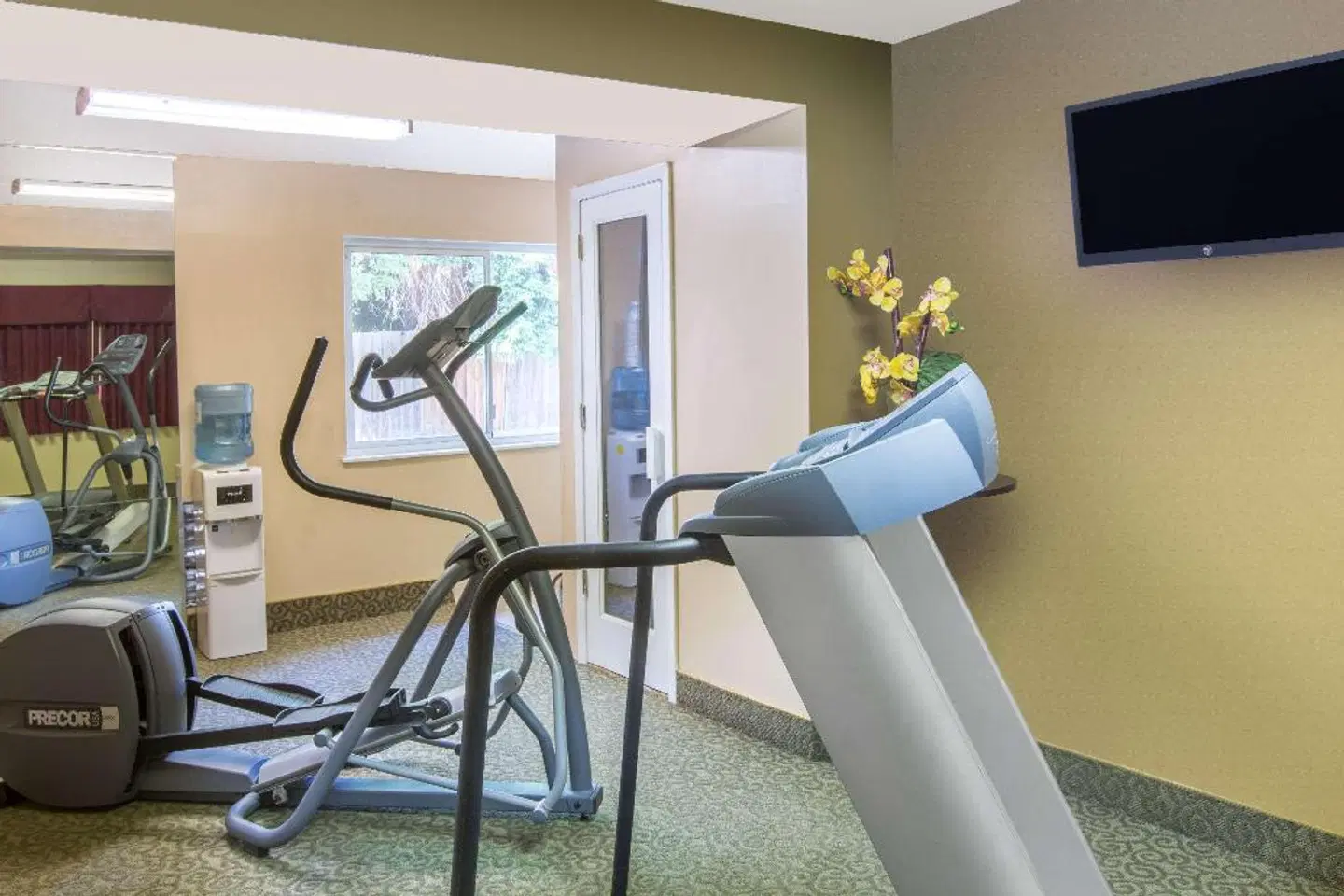 Days Inn by Wyndham Redwood City SPORTS_AND_LEISURE