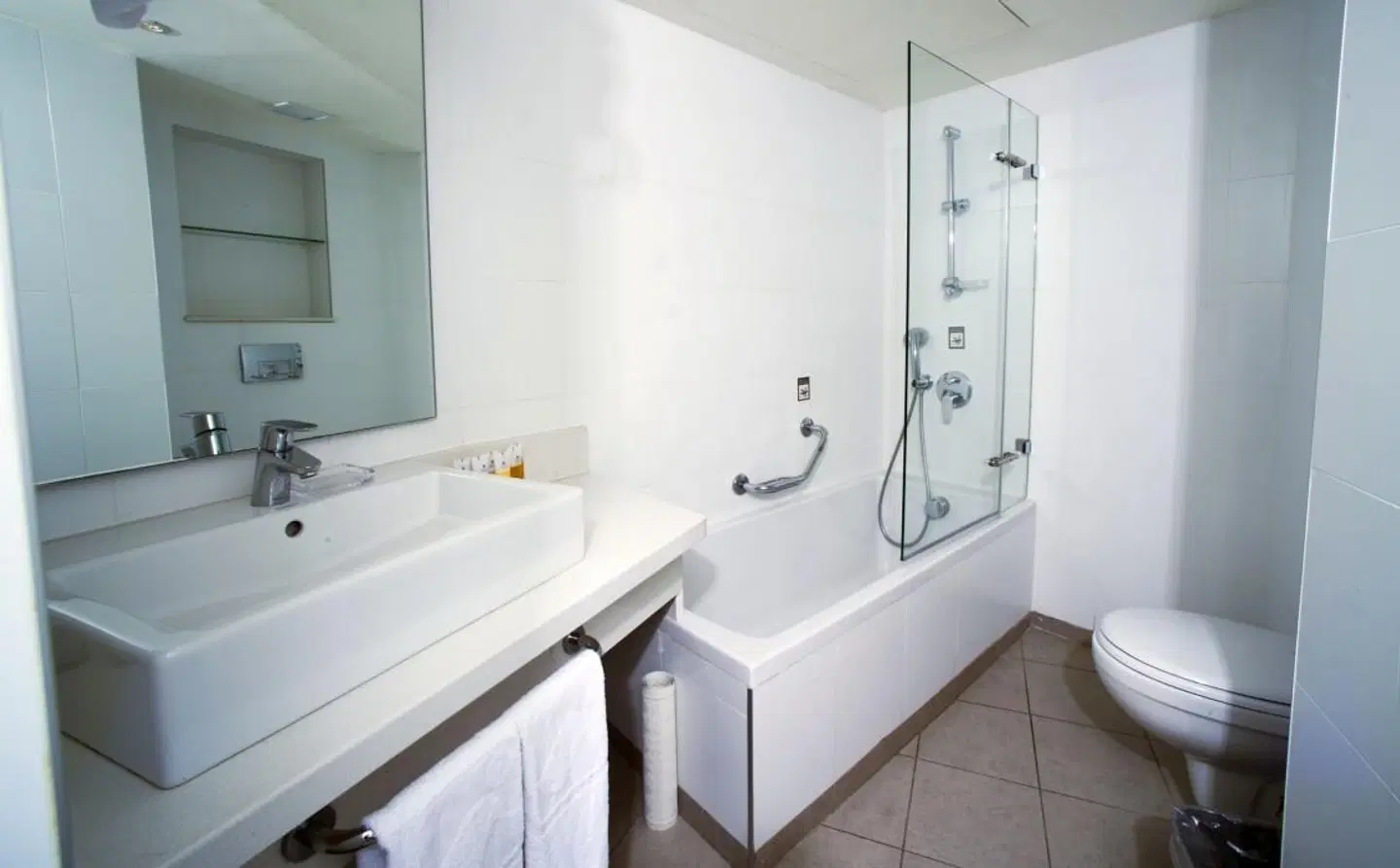 Isrotel Sport Club All-Inclusive Hotel Badezimmer