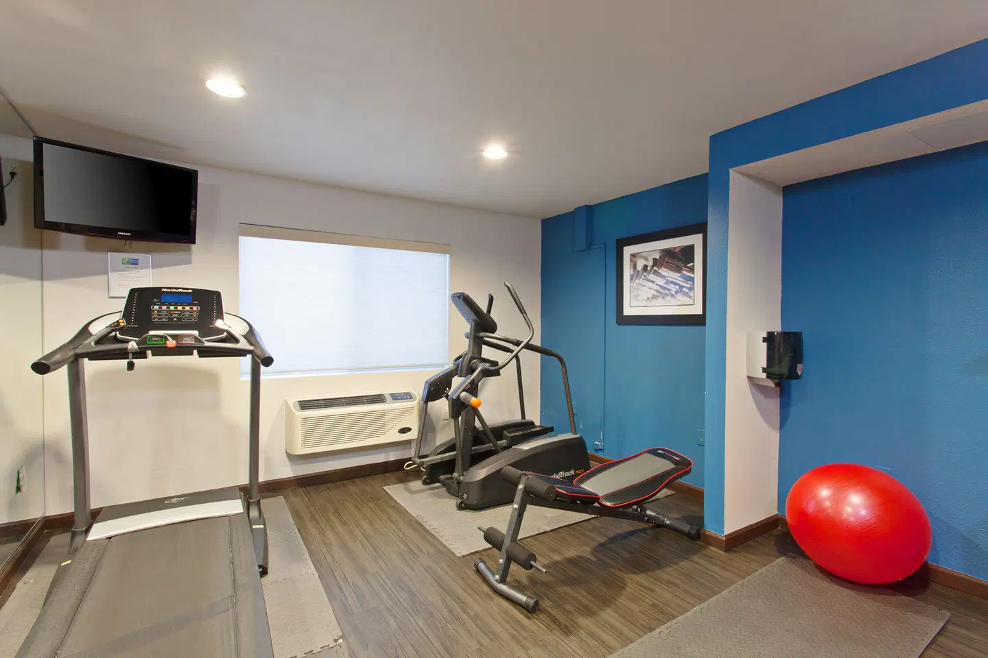 Holiday Inn Express Temecula by IHG SPORTS_AND_LEISURE