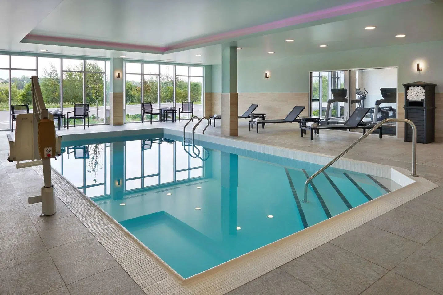 Fairfield Inn & Suites by Marriott Orillia Hallenbad