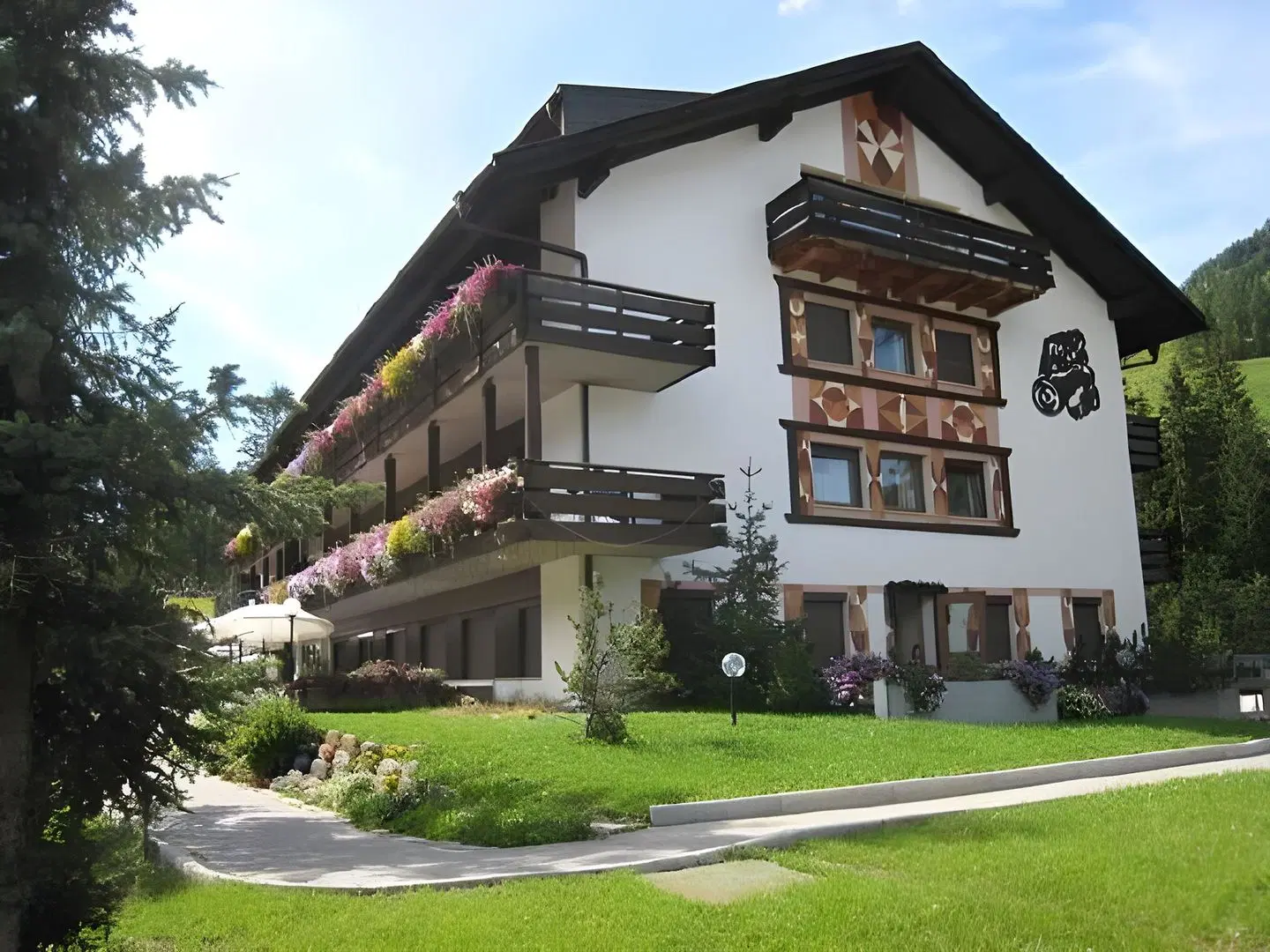 Residence Salvan EXTERIOR