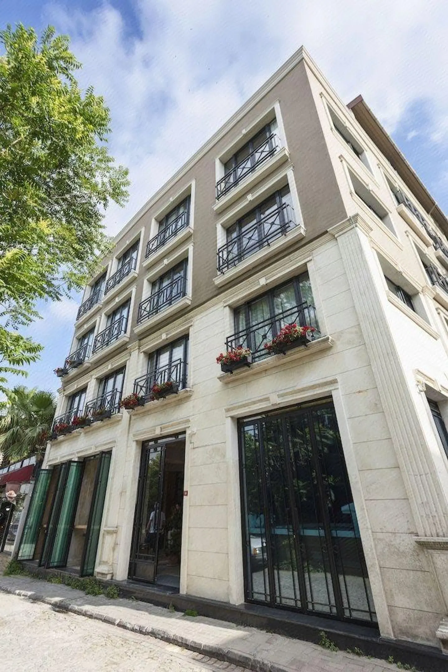 Petrion Hotel EXTERIOR