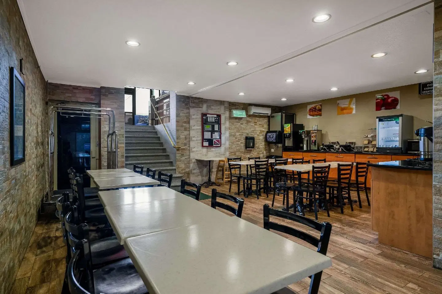 Quality Inn JFK Airport Rockaway Blvd BAR