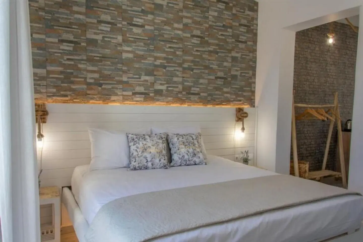 Rafael ROOM_EXAMPLE