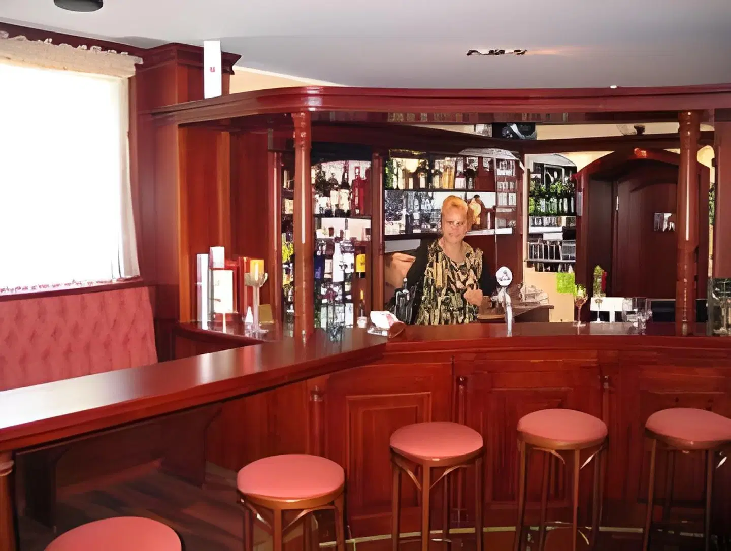 Cis Bar