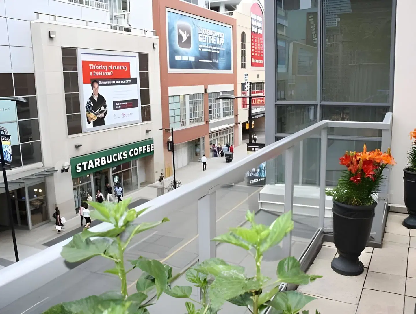Yonge Suites Furnished Apartments EXTERIOR