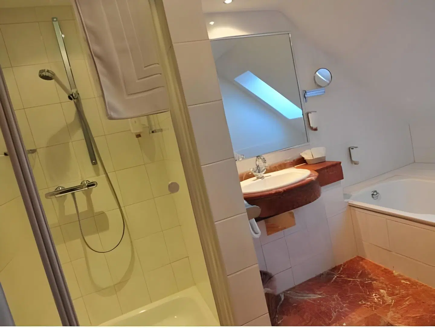 Alter Packhof Badezimmer