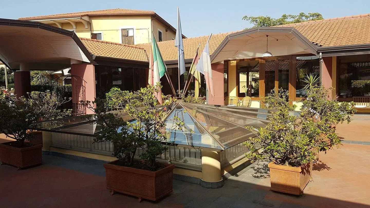 Ares Hotel EXTERIOR