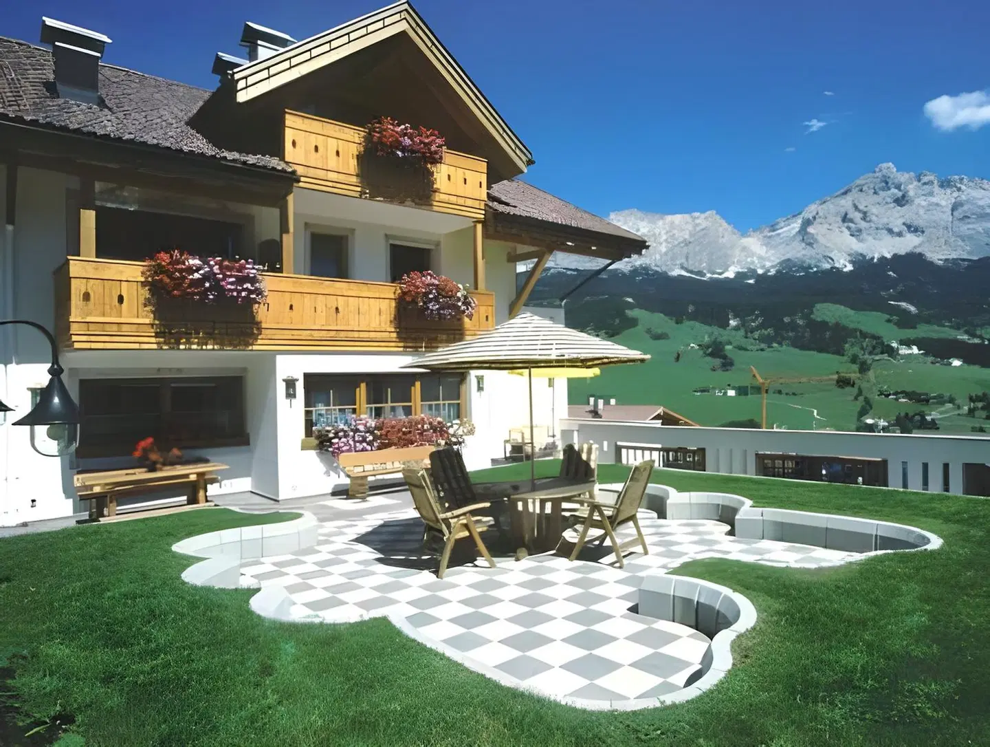 Ciasa Montanara EXTERIOR