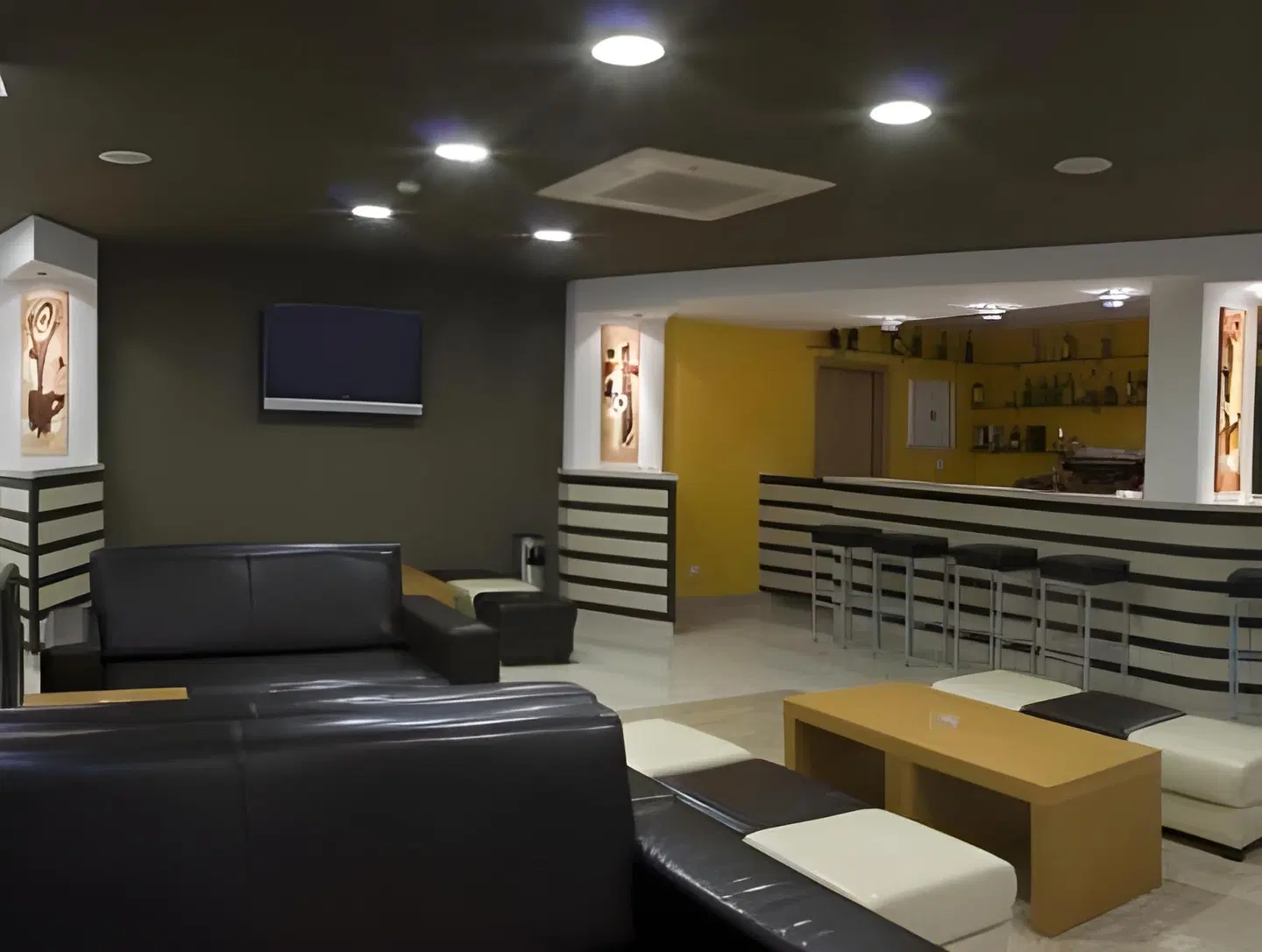 Santo Condestavel LOUNGE_LOBBY