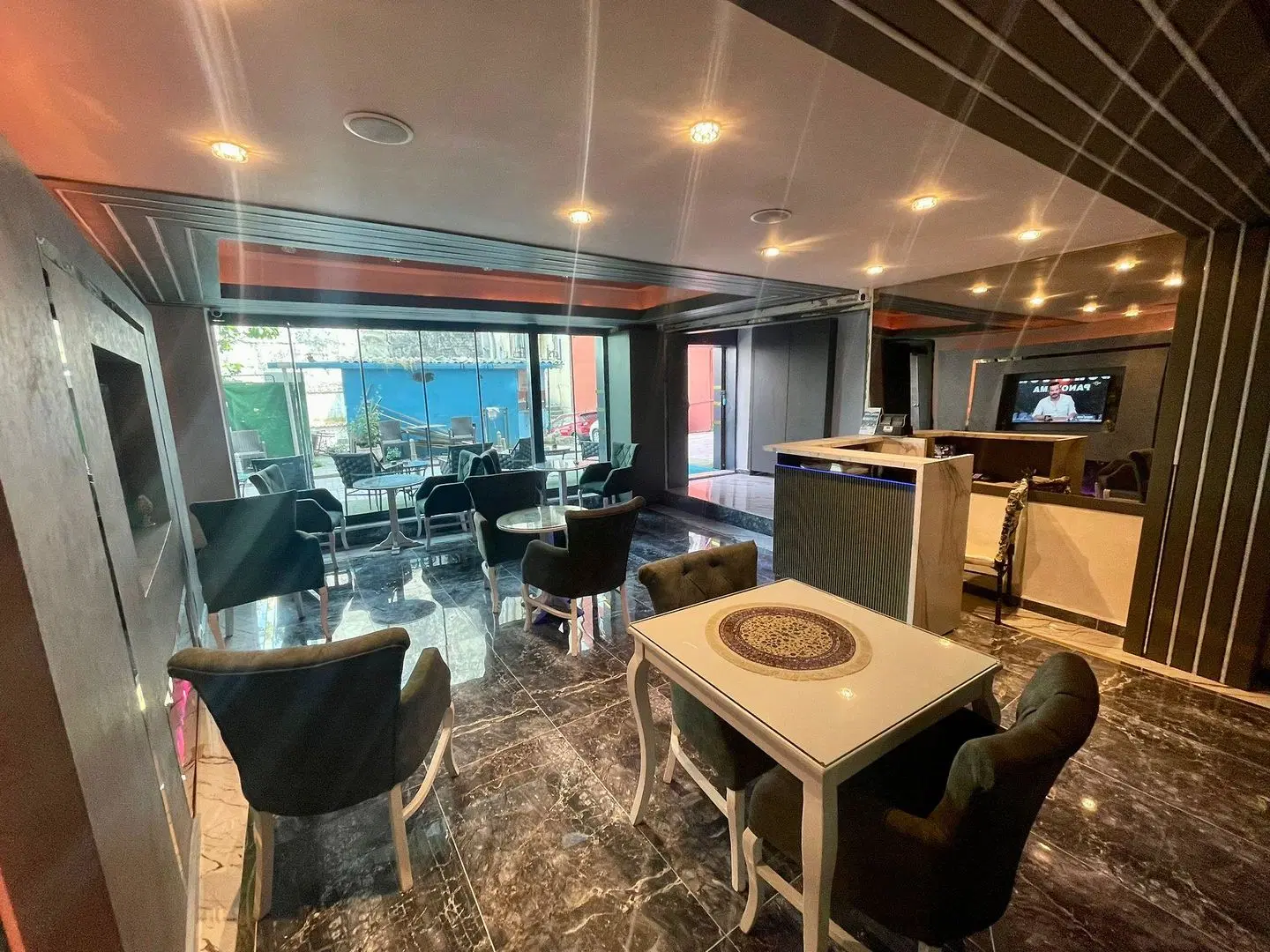 Crowned Plus Hotel LOUNGE_LOBBY