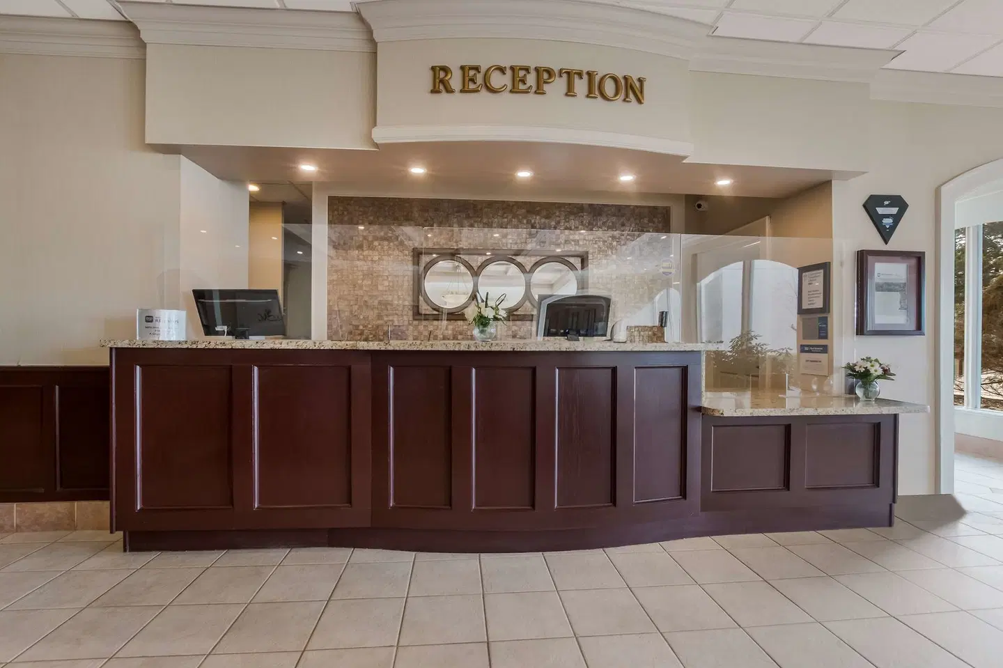 Best Western Plus Brant Park Inn & Conference Centre LOUNGE_LOBBY