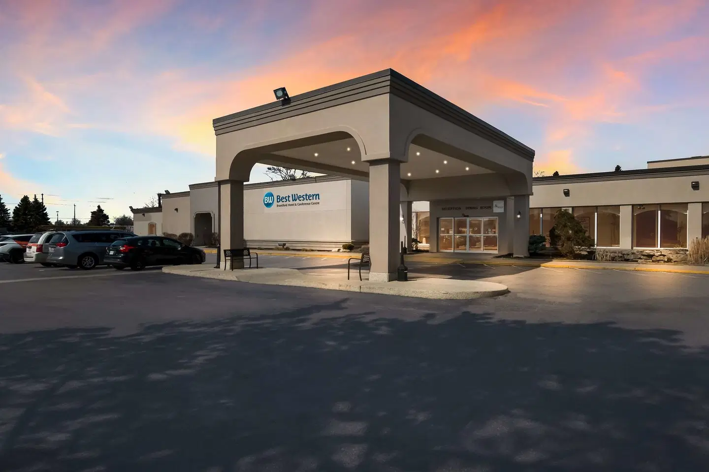 Best Western Plus Brant Park Inn & Conference Centre EXTERIOR