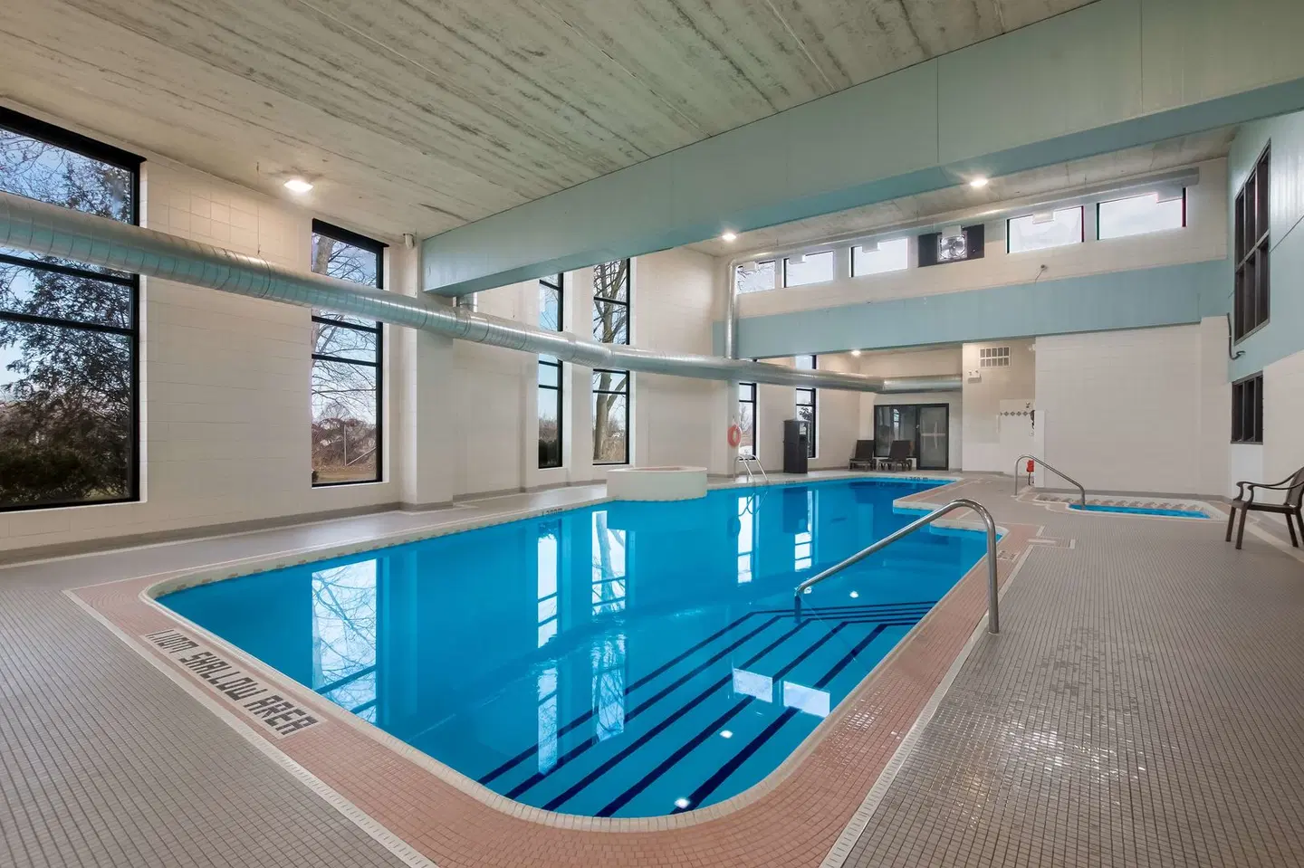 Best Western Plus Brant Park Inn & Conference Centre Hallenbad